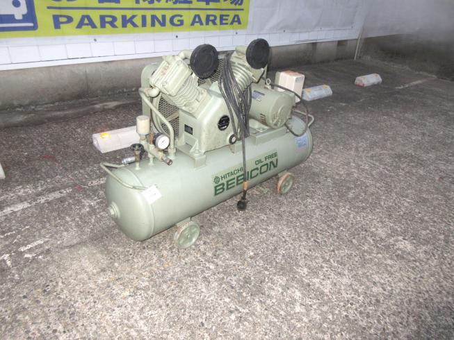 日立 コンプレッサー 写真