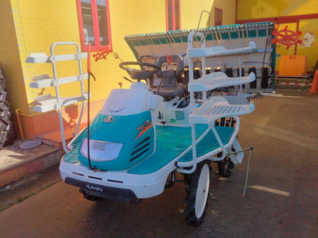 クボタ 田植機 写真