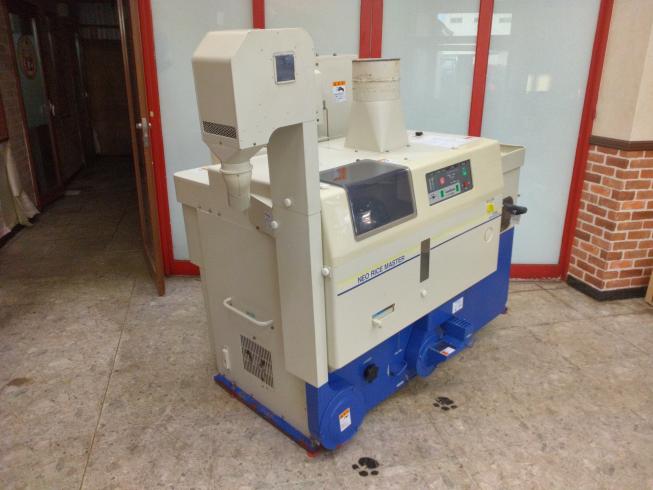 サタケ 籾摺機 写真