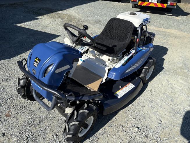 オーレック 乗用草刈機 写真