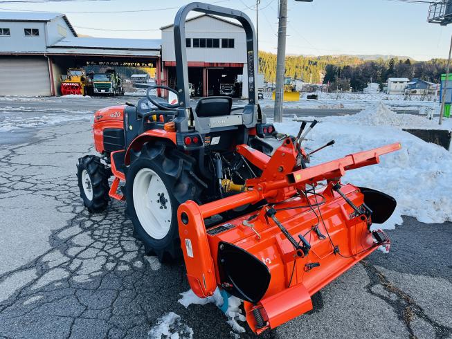 トラクター KB20 写真４