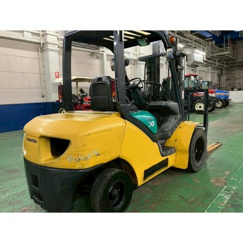 フォークリフト FD30T 写真３