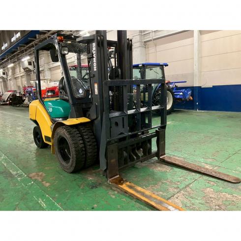 フォークリフト FD30T 写真２