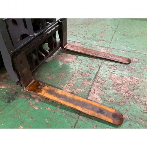 フォークリフト FD30T 写真８