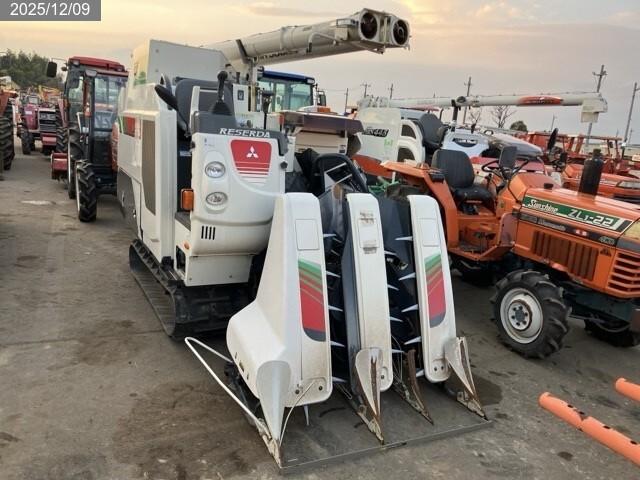 ミツビシ コンバイン 写真