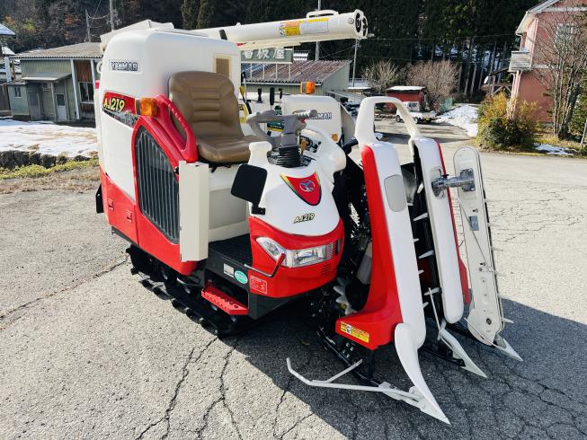 ヤンマー コンバイン 写真