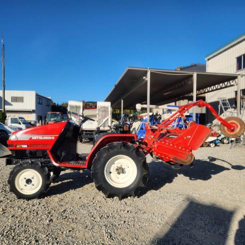 トラクター MT135 写真４