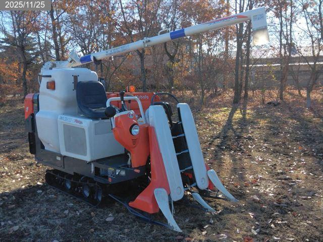 クボタ コンバイン 写真