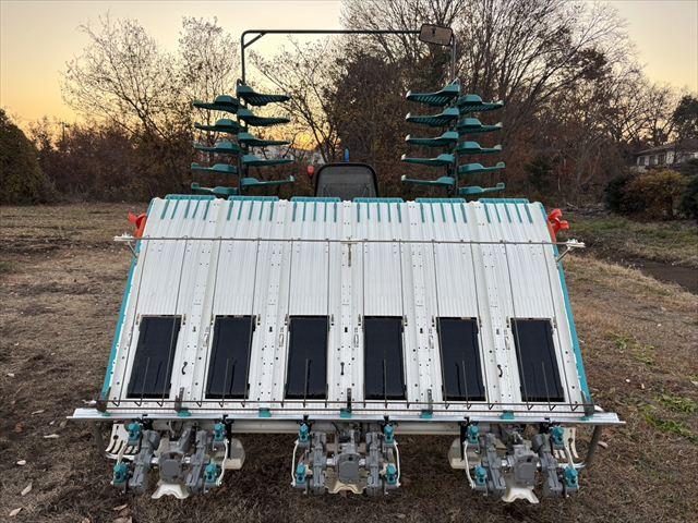 田植機 NSU67 写真３