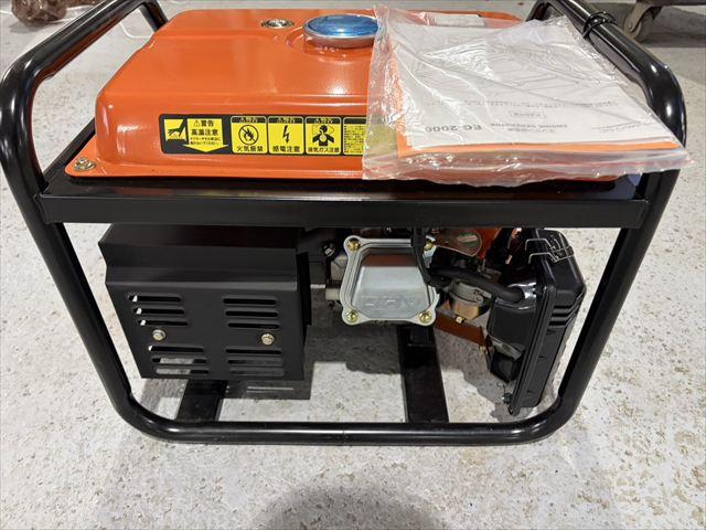 発電機 EG-2000 写真３