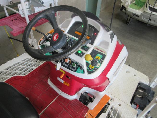 田植機 YR6D 写真７