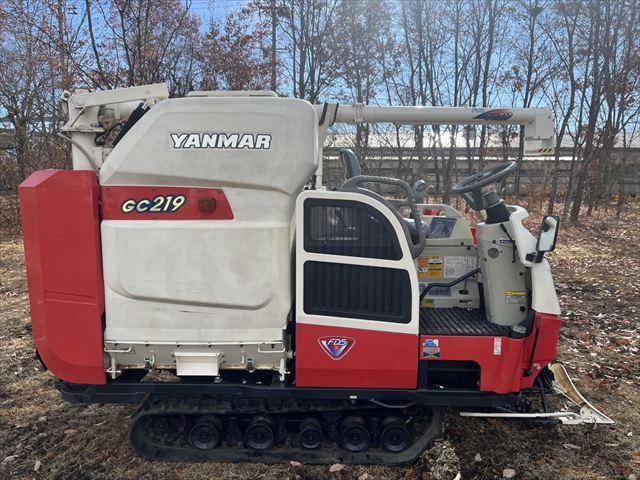 コンバイン GC219 写真２
