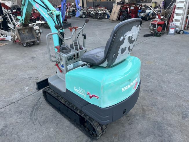 バックホー B05 写真３