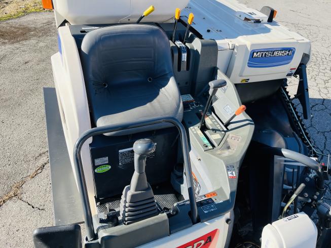 コンバイン VFS16 (三菱VMS16) 写真９