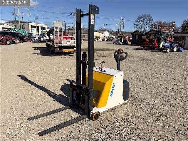 KOLEC フォークリフト 写真