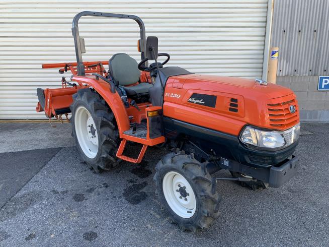 トラクター KL250 写真２