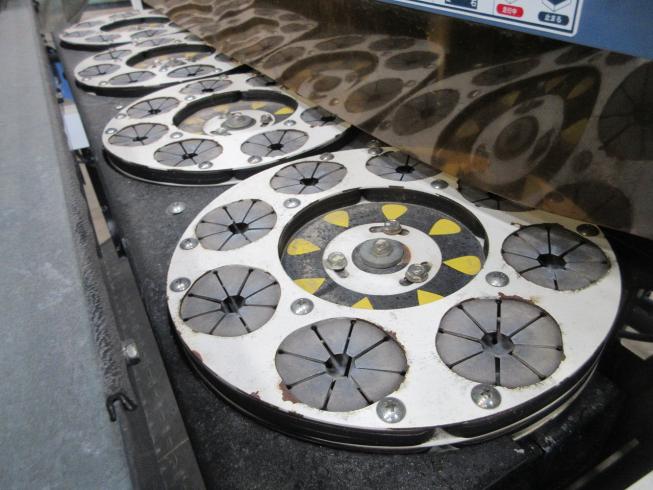 乗用型にんにく移植機 NU425 写真８