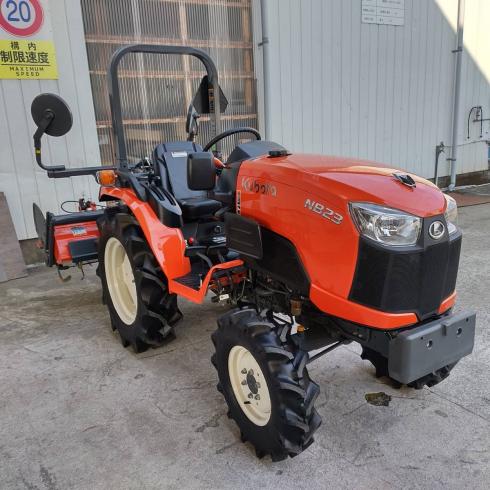 トラクター NB23 写真２