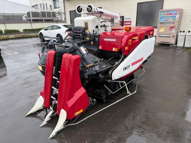 ヤンマー コンバイン 写真