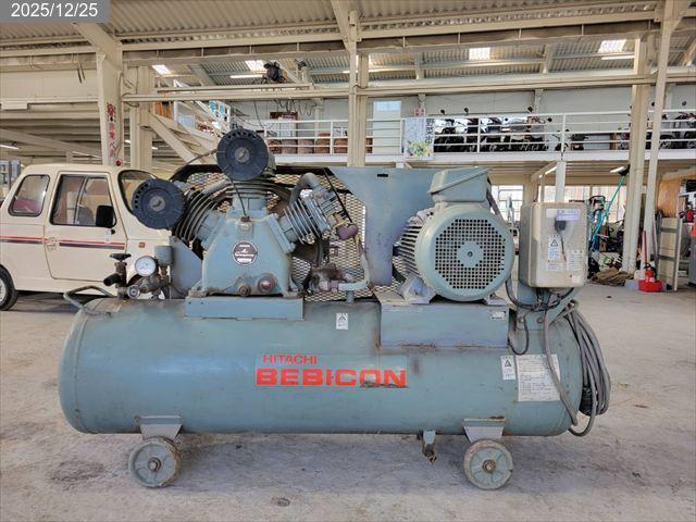 日立 コンプレッサー 写真