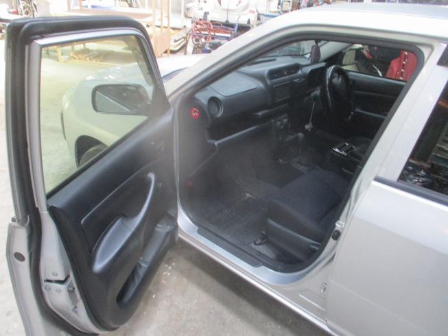 自家用小型貨物車 サクシード 写真７