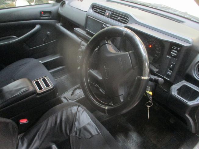 自家用小型貨物車 サクシード 写真４