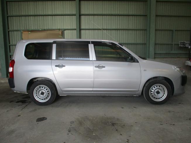 自家用小型貨物車 サクシード 写真３