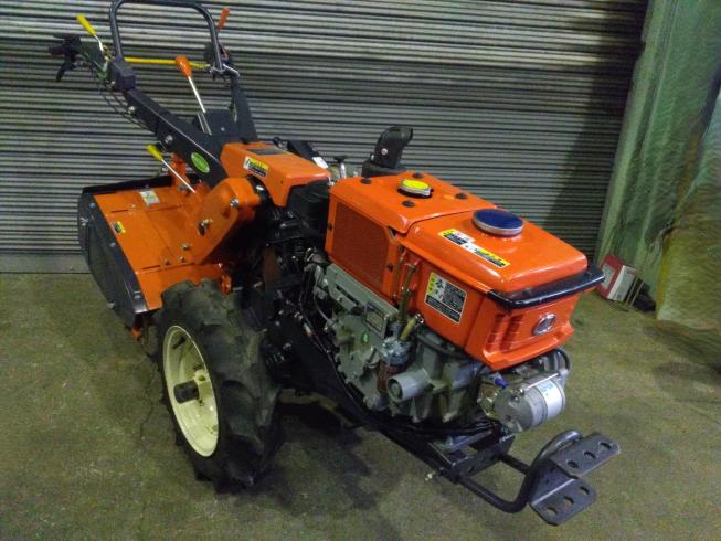 クボタ 耕耘機 写真