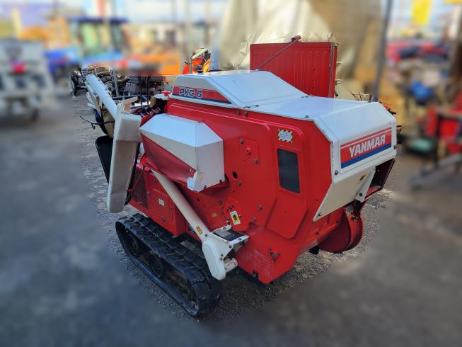 ヤンマー ハーベスター 写真