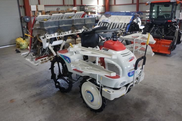 三菱 田植機 写真