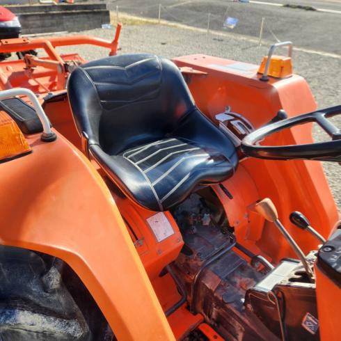 トラクター L2202 写真８