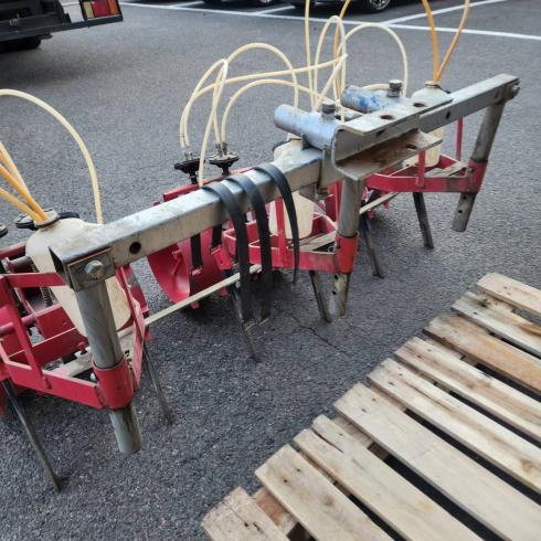 トラクター用土壌消毒機 不明 写真６