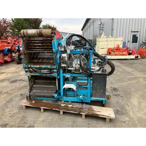 ミツワ えだまめ収穫機 写真