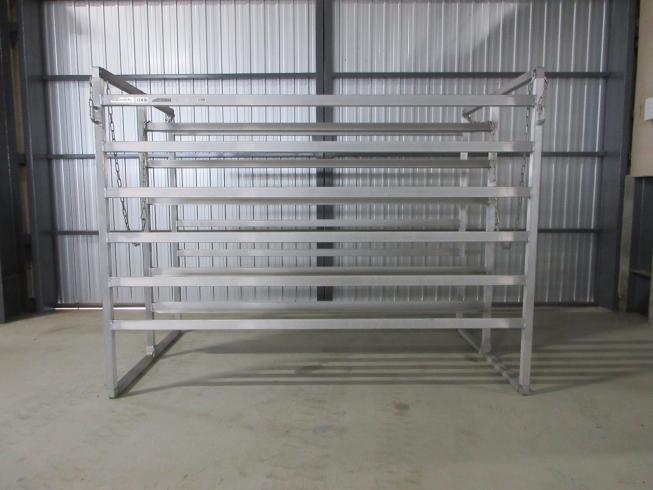 アルインコ(株) 苗箱収納棚 写真