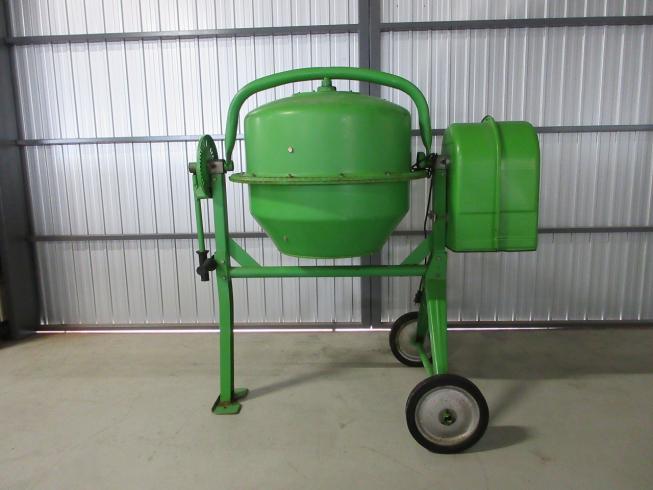 ナカトミ コンクリートミキサー 写真