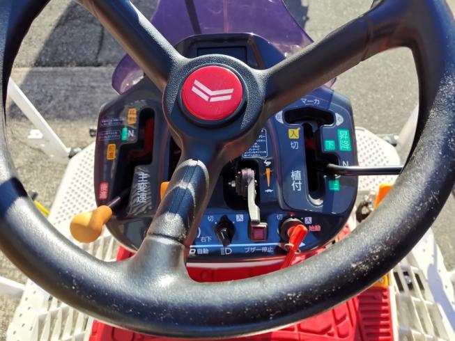 田植機 YR4J 写真４