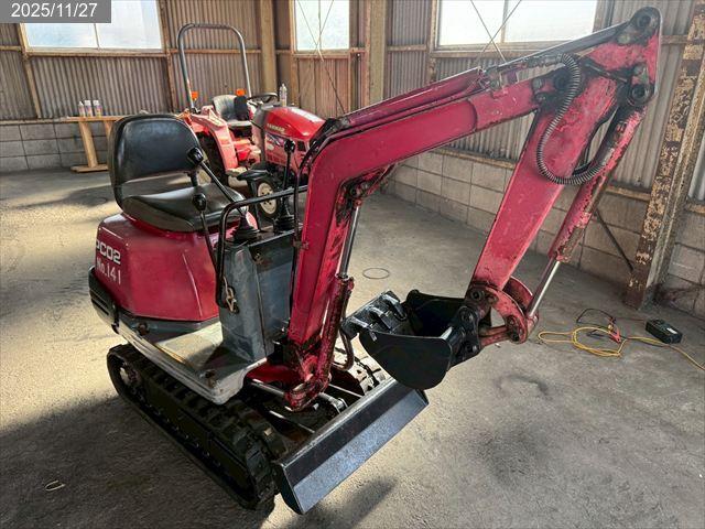 コマツ ミニユンボ 写真