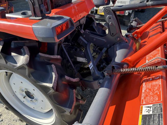 トラクター T245D 写真４