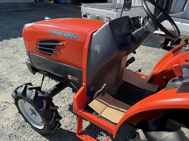 トラクター T245D 写真６