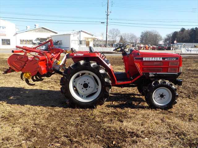 トラクター D23F 写真３