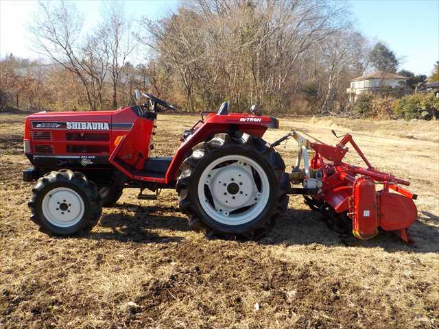 トラクター D23F 写真２