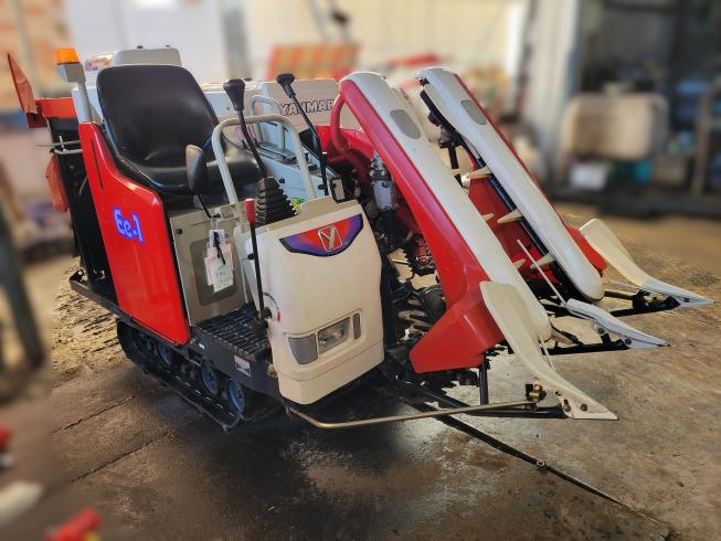 ヤンマー コンバイン 写真