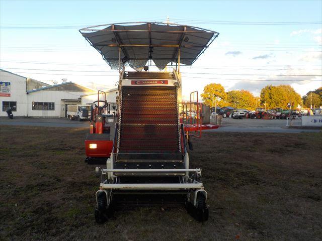 玉葱収穫機 TP1200 写真５