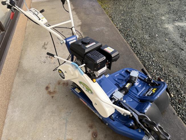 草刈機 WM746F 写真２