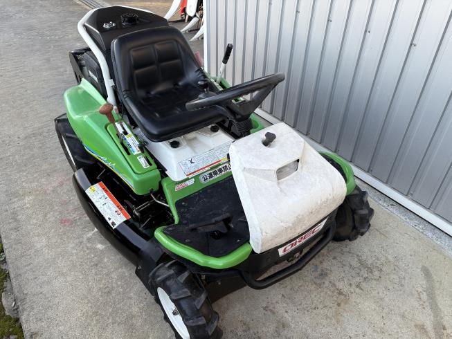 オーレック 乗用草刈機 写真