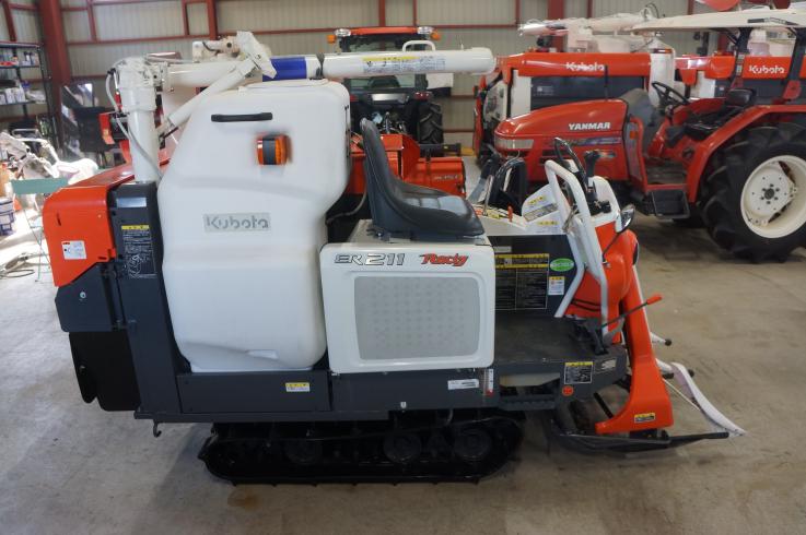 コンバイン ER211 写真２