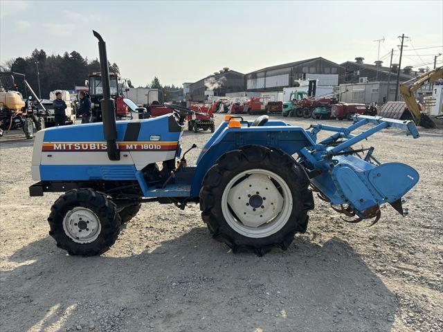 トラクター MT1801D 写真２