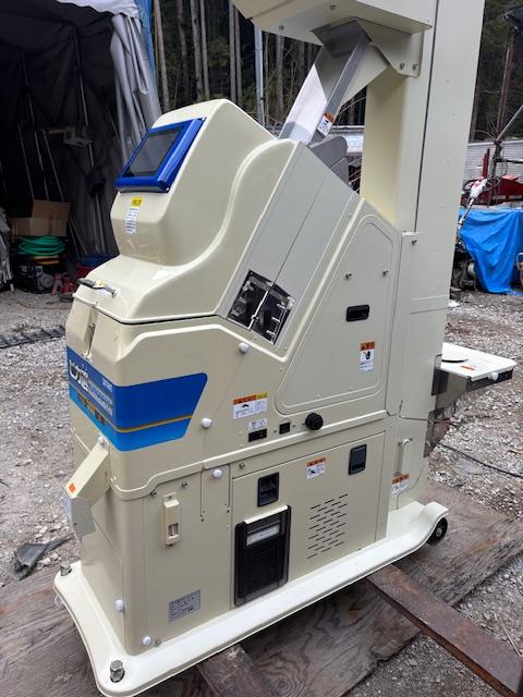 サタケ 色彩選別機（ピカ選） 写真