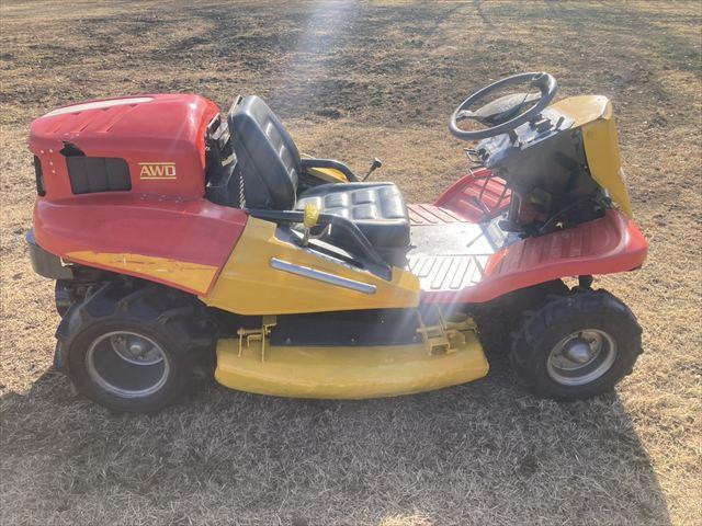 乗用草刈機 CMX2202 写真２