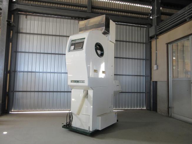 色彩選別機 SCS-32S 写真２